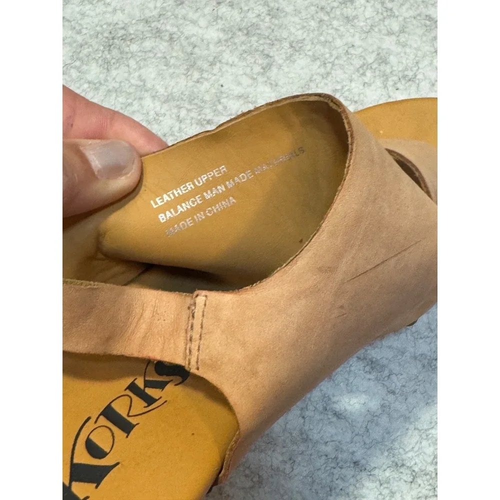 Korks tan sandels scrappy heel open toed Woman's size 7.5 comfort